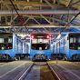 Кияни пересідають в «японські» вагони метро (ФОТО)