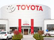 Продажи Toyota по миру упали на 20%