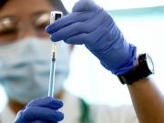 Японські вчені переконують, що розробили «довічну вакцину» проти коронавірусу